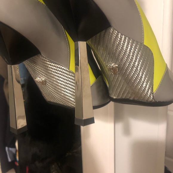 Versace Boots - Picture 4 of 6